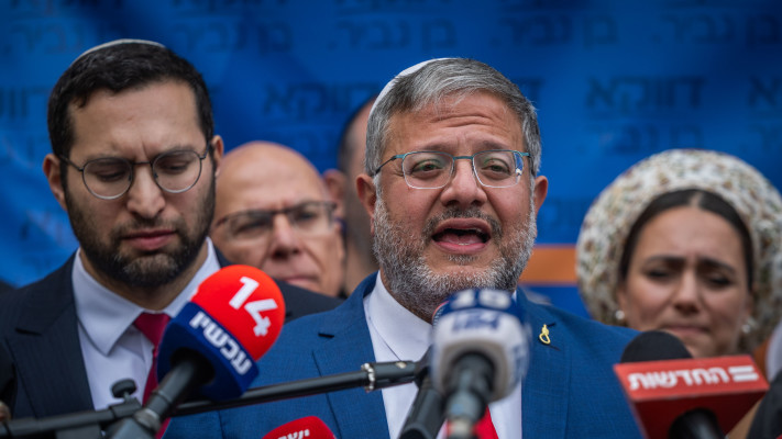 איתמר בן גביר מחוץ לבית המשפט