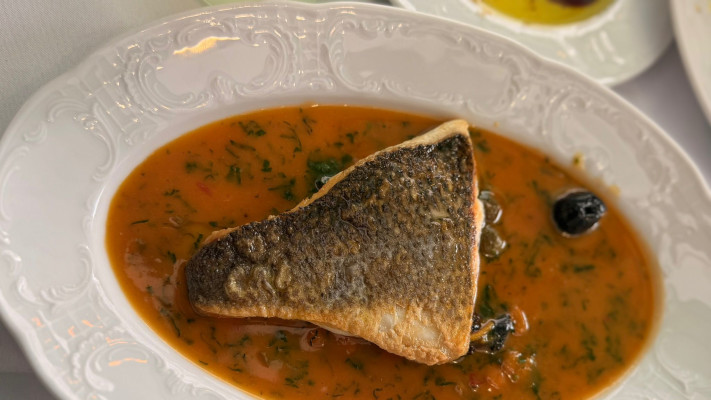 מנה קלילה. פילה בר ים