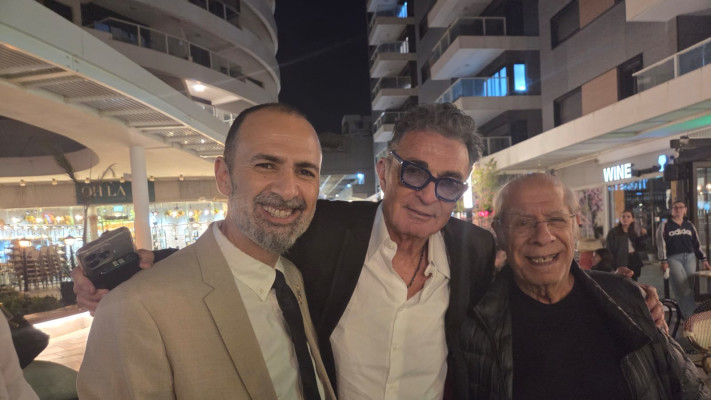 שייקה לוי, ננסי ברנדס, מנכ''ל הסינפונייטה הישראלית באר שבע יאיר נגיד (צילום: יח״צ סינפונייטה)