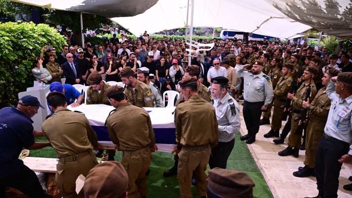 הלוויתו של ליאם בן חמו ז''ל (צילום: אבשלום ששוני)
