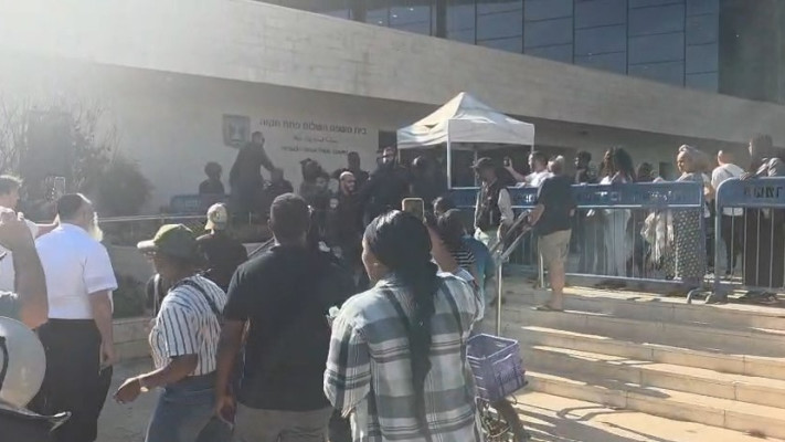 הדיון ברצח ימנו זלקה ז''ל: קטטה מחוץ לבית המשפט בפתח תקווה