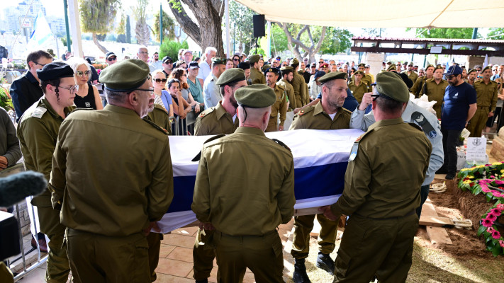 הלוויתו של רס''ב אלכסנדר גלובניוב ז''ל