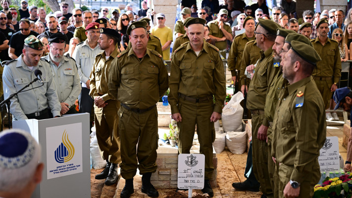 הלוויתו של רס''ב אלכסנדר גלובניוב ז''ל