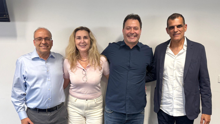 אלון בן צור, אריק זהבי טלי שם טוב ואברהם נובוגרוצקי (צילום: איגוד ההייטק הישראלי)