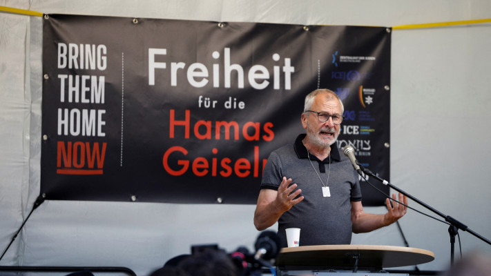 פולקר בק, בכיכר החטופים בברלין, 2024