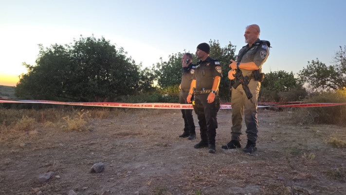 שוטרים בזירת האירוע במרכז