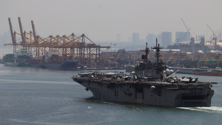 הספינה USS Boxer
