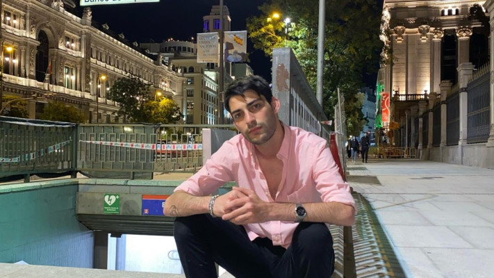 אדם אבנשטיין, כותב הספר ''איתן כמו כולם''