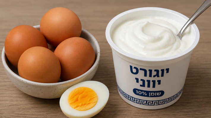 יוגורט יווני, ביצים