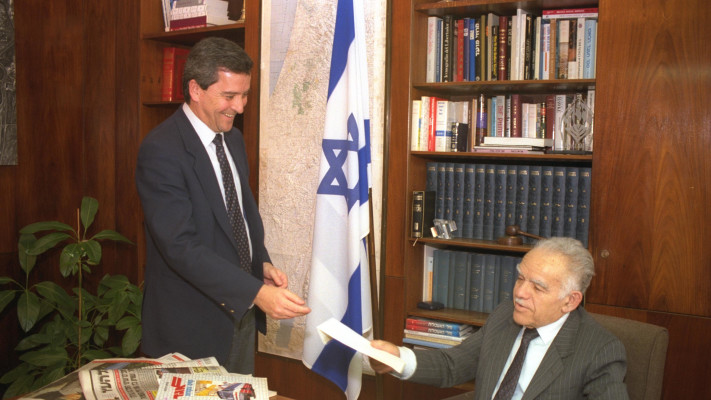 יצחק שמיר ויוסי אחימאיר