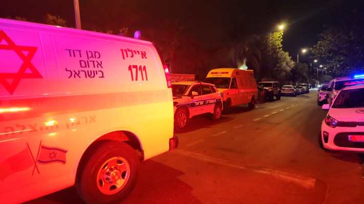 זירת החשד לרצח ברמלה, ניידת מד''א