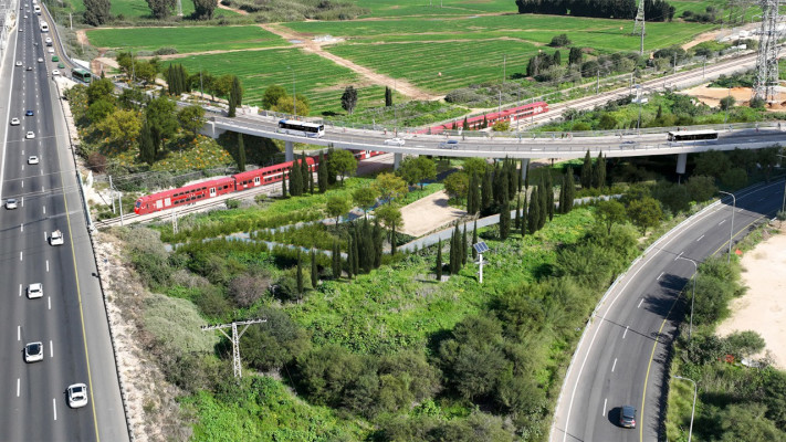 חיבור בין פארק אזורים לכביש 4 צפון, נתיבי איילון