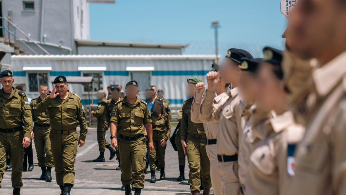 הרמטכ''ל אייל זמיר עם מפקד חיל הים אייל הראל בביקור בבסיס בחיפה