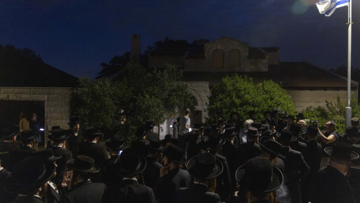 התפרעות חרדים מחוץ לבית השופט נעם סולברג