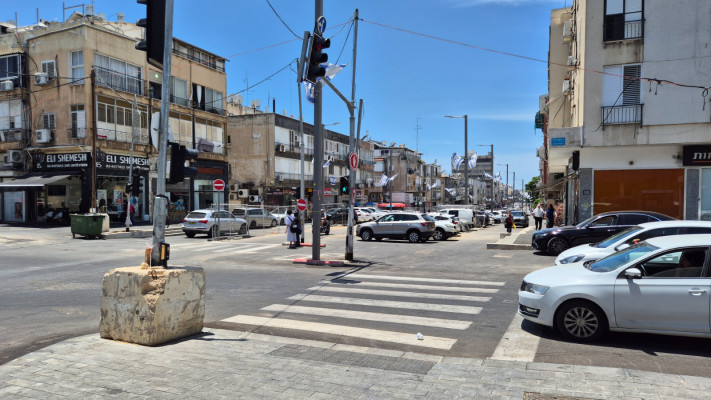 חולון