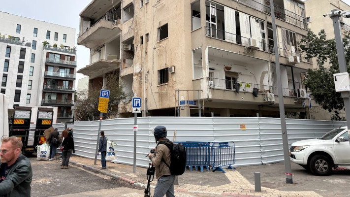 הריסת הבניין בתל אביב