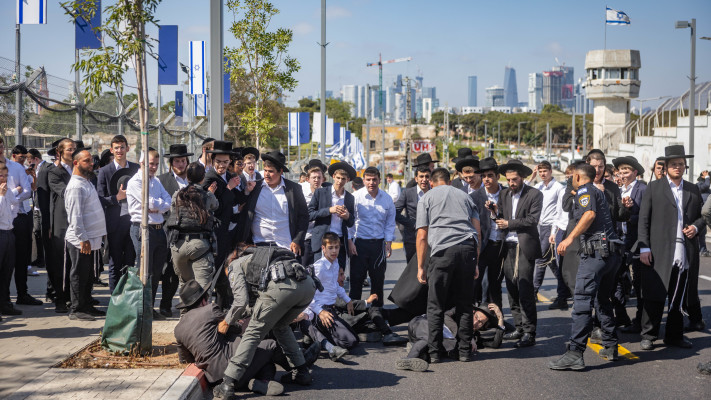הפגנות חרדים מחוץ לאבו כביר 