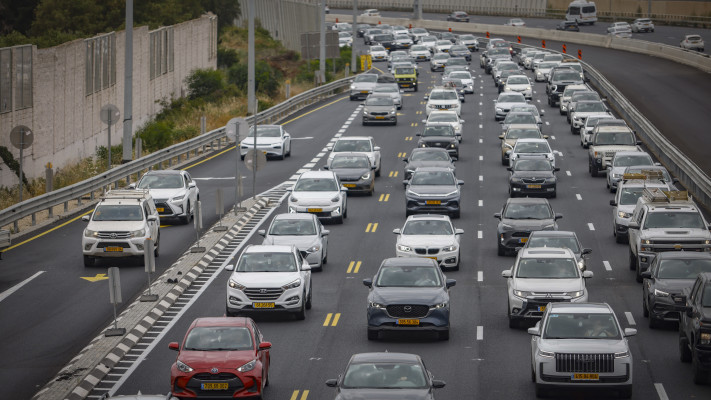 פקקים בכביש 2