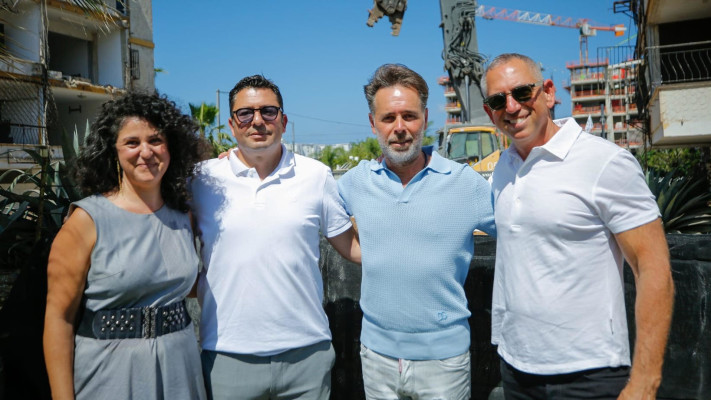 צחי ארבוב, ברק רוזן, זיו יעקובי ודקלה פרסיקו (צילום: זוג הפקות)