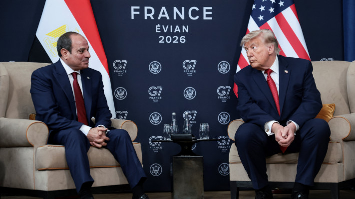 \'\'חבר אישי\'\'. נשיא ארה''ב דונלד טראמפ ונשיא מצרים א-סיסי בוועידת ה-G7
