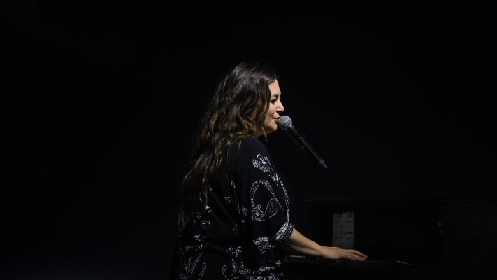 ''גדולים מהחיים''