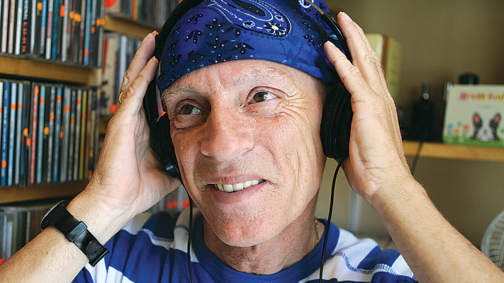 טוני פיין-עריכת תוכנית רדיו
