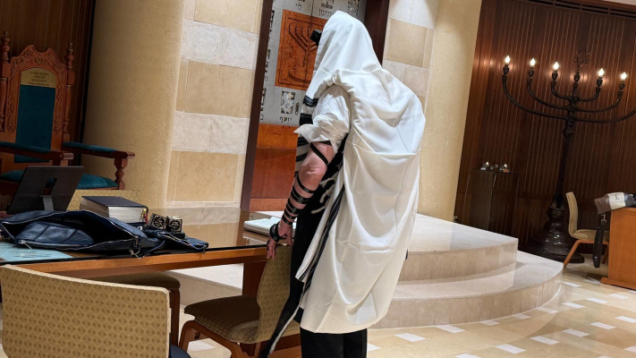 תפילה בבית הכנסת בפנמה