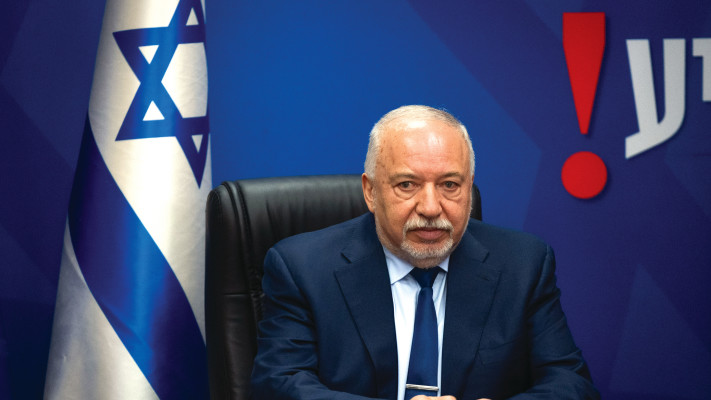 המתחזה הוותיק ביותר בשלישייה. אביגדור ליברמן