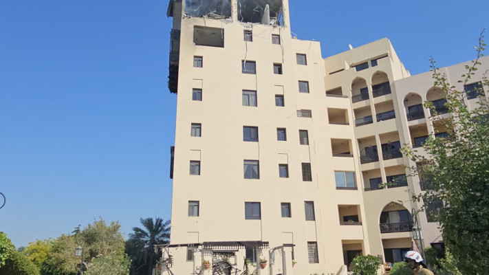 בניין מגורים בבחריין שנפגע בתקיפה האיראנית 