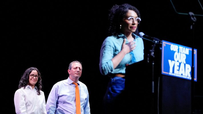 מימין לשמאל: דריאליזה אווילה שבלייר, בראד לנדר וקלייר ולדז