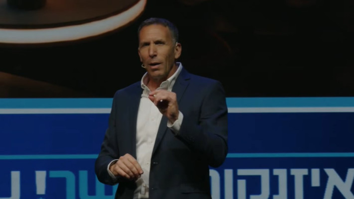מתן כהנא בכנס ההשקה של מפלגת ''ישר!''