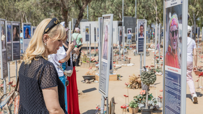 נשות ''פורום מנהיגות נשים אזורי'' באתר ההנצחה של פסטיבל הנובה