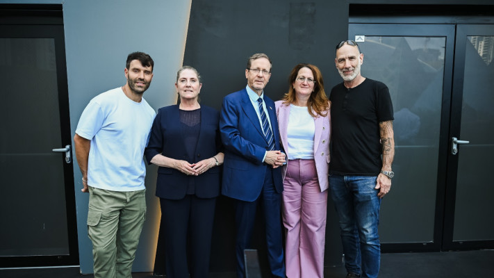 הנשיא הרצוג ורעייתו מיכל, מנכ''לית קבוצת עזריאלי - דנה עזריאלי, זיו קורן, נעם חורב