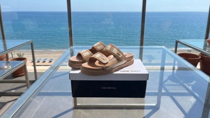 Nine West &ndash; כפכפים קלועים עם רצועות עבות