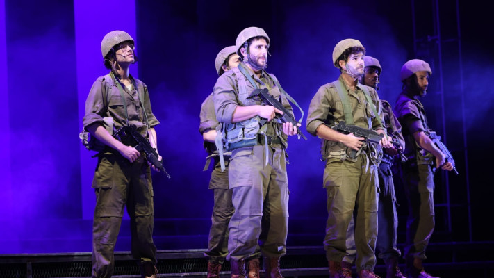 מימין מקדימה לשמאל - גלעד מרחבי בתפקיד גידי ואייל בוקובזה שמשחק את מני