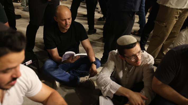 ערב ט' באב בכותל המערבי, נפתלי בנט
