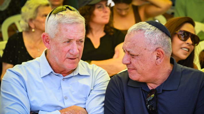 בני גנץ, גדי איזנקוט