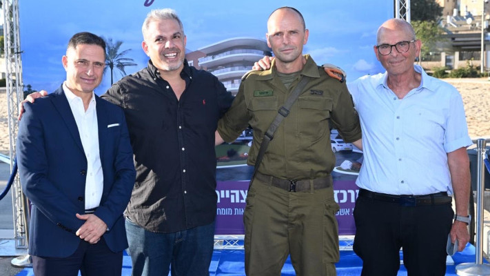 יהושע קלפר, שי קלפר, ניתאי אליאש ורוביק דנילוביץ' (צילום: דדי לוי)