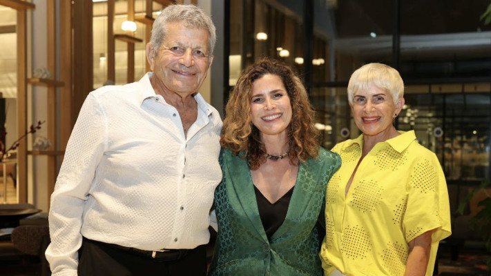 רות אורן, שירה אורן-נחמיאס ומנחם אורן (צילום: קרין מגן)