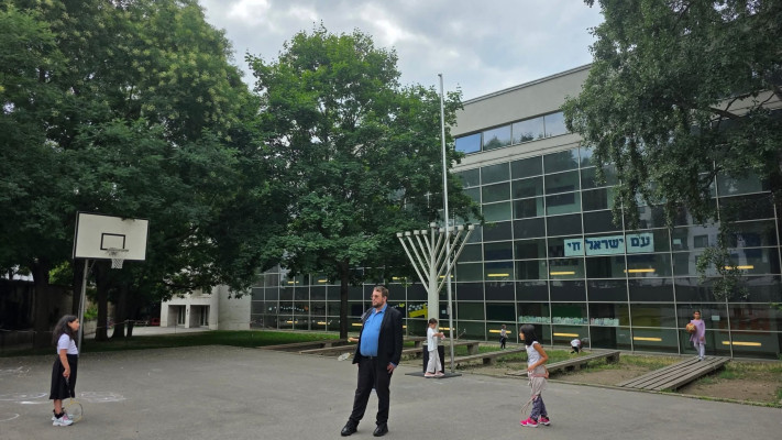 ג'וש אהרונסון במולדובה