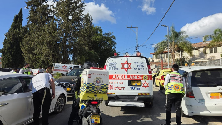 צוותי מד''א באירוע הדקירה בבית שמש