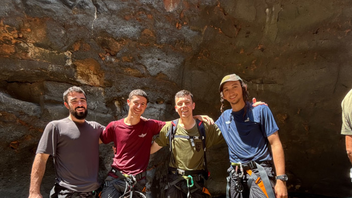 עמותת ''משפחה אחת'' במסע אתגרי בנקיק השחור