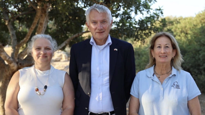 רעיה שורקי, מאצ'יי הוניה, וסימונה הלפרין (צילום: שי אייזקס, רשות הטבע והגנים )