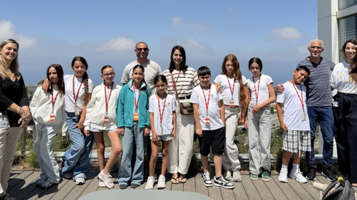 תלמידים ואנשי צוות עמותת Ischool 
