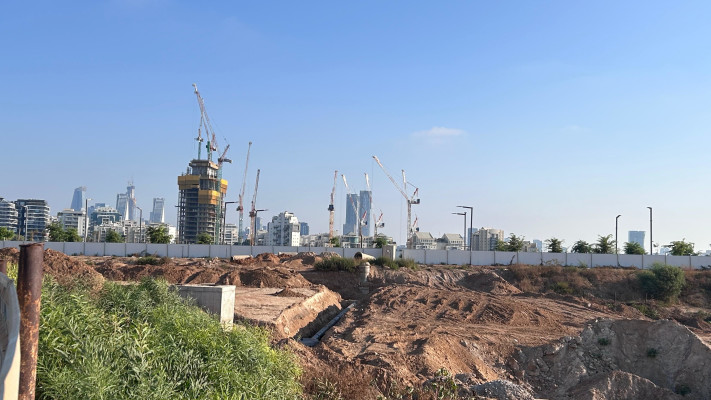 מחירים אסטרונומיים בתקופת הגאות. מתחם הגוש הגדול שדה דב