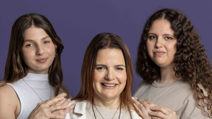 רז בן עמי שוחררה משבי חמאס עם הבנות שלה נטלי ויולי
