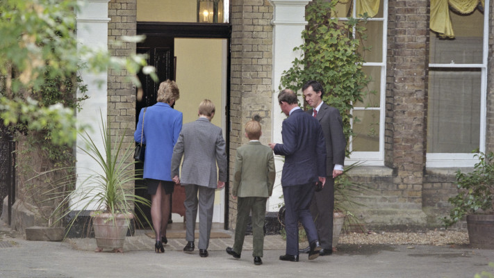 יומו הראשון של הנסיך ויליאם באיטון (צילום:  Princess Diana Archive/Hulton Archive/Getty Images)