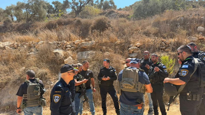 סריקות משטרה במקום