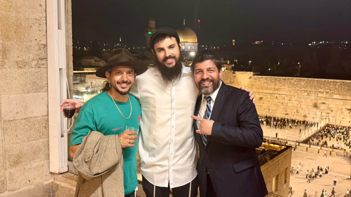 ציון ברוך, אסף הרץ, רב הסלבס מרדכי חסידים (צילום: פרטי)