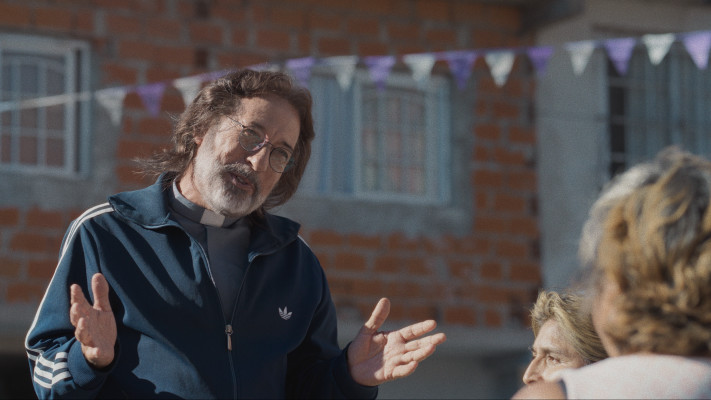 ''סיפורים קרועים''